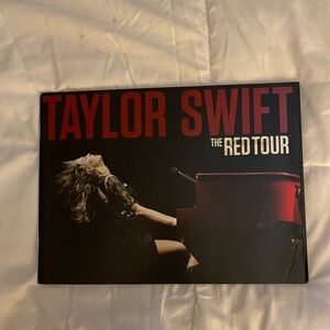 Taylor Swift The Red Tour Book